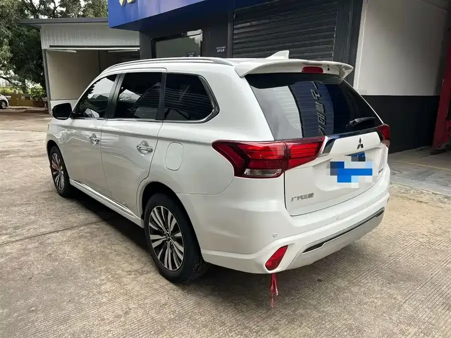 Mitsubishi Outlander Outlander 2021 2.4L 4WD Enjoy Edition 7 Seaters 2022 — миниатюра 4
