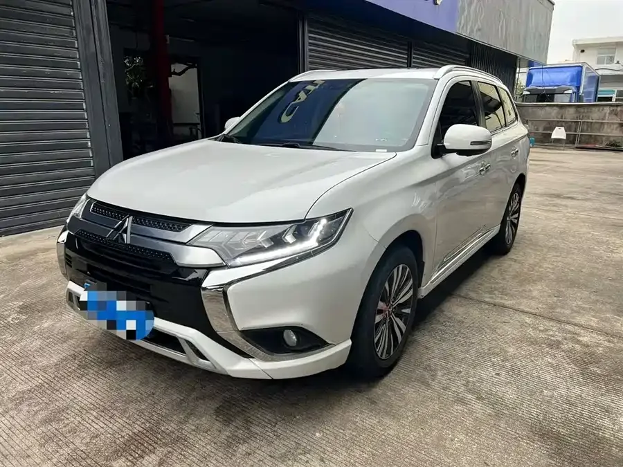Mitsubishi Outlander 2022