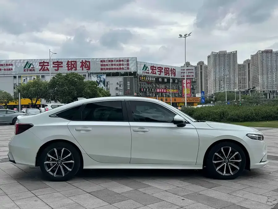 Honda Integra Stylish 2022 240TURBO CVT Deluxe Edition 2022 — миниатюра 2