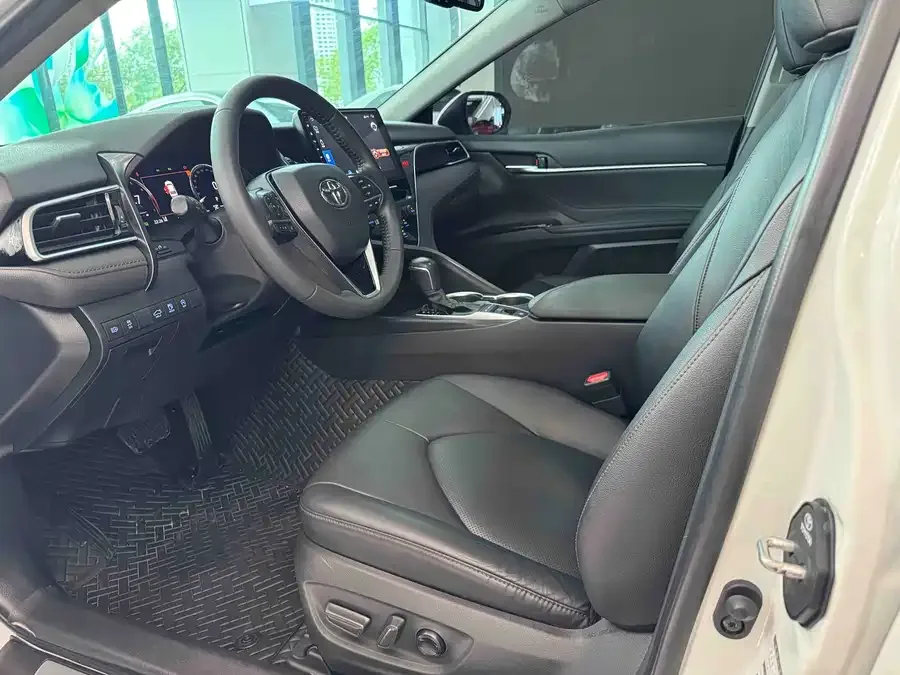 Toyota Camry Camry 2021 2.5G Deluxe Edition 2023 — миниатюра 2