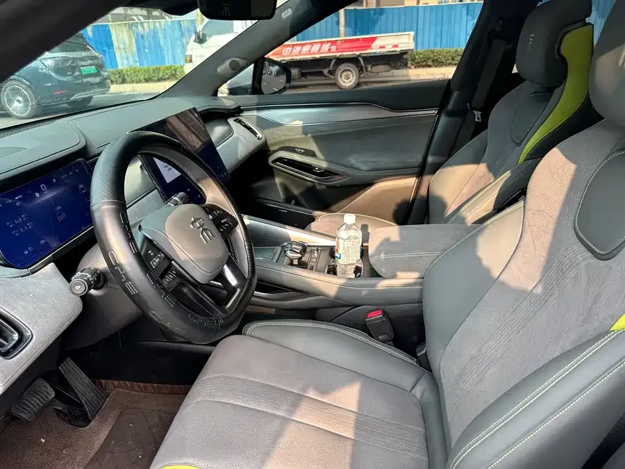 BYD Song L EV Song L EV 2024 602km 4WD Excellence Edition 2024 — миниатюра 2