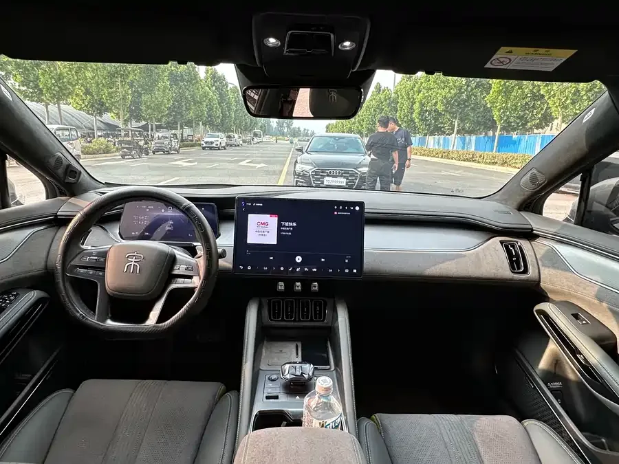 BYD Song L EV Song L EV 2024 602km 4WD Excellence Edition 2024 — миниатюра 4