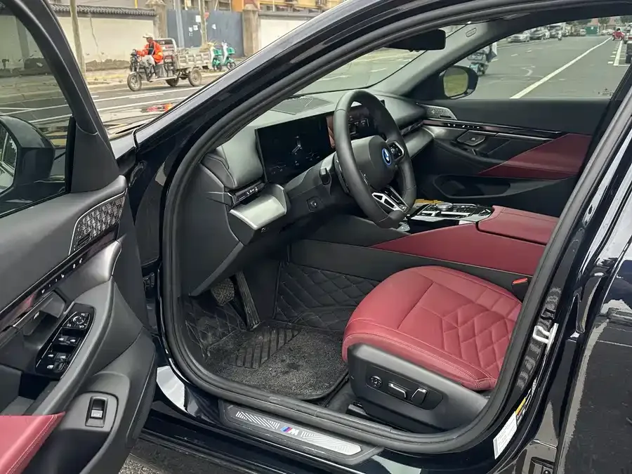 BMW i5 2025 eDrive 40L M Sport Package 2025 — миниатюра 4