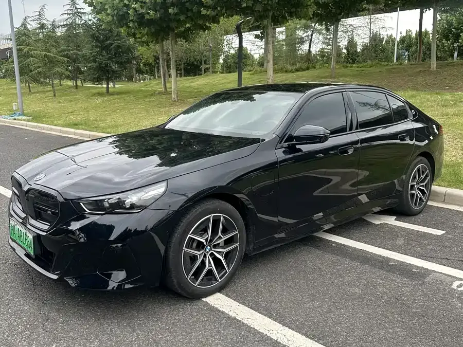 BMW i5 2025