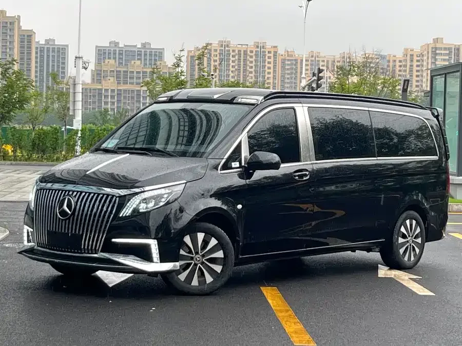 Mercedes-Benz Vito Vito 2023 2.0T Elite Edition 7 Seaters 2024 — фото 1, купить с доставкой в Москву