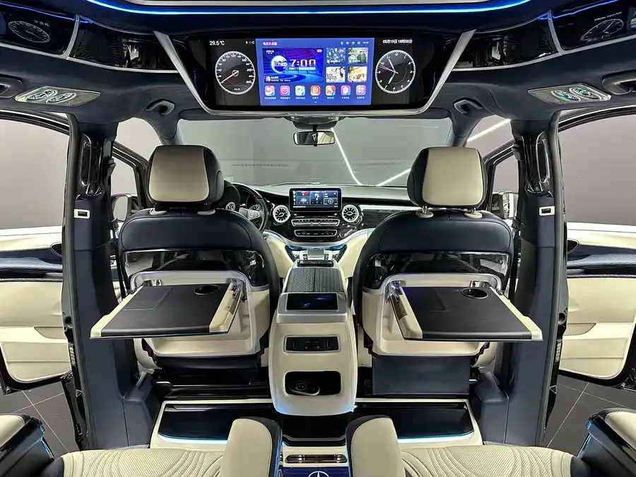 Mercedes-Benz Vito Vito 2023 2.0T Business Edition 7 Seaters 2023 — миниатюра 3