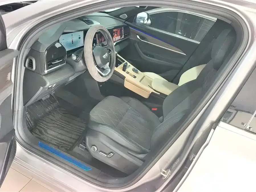 Geely Monjaro Xingyue L 2025 Dongfang Yao 2.0TD Automatic Current Edition 2025 — миниатюра 3