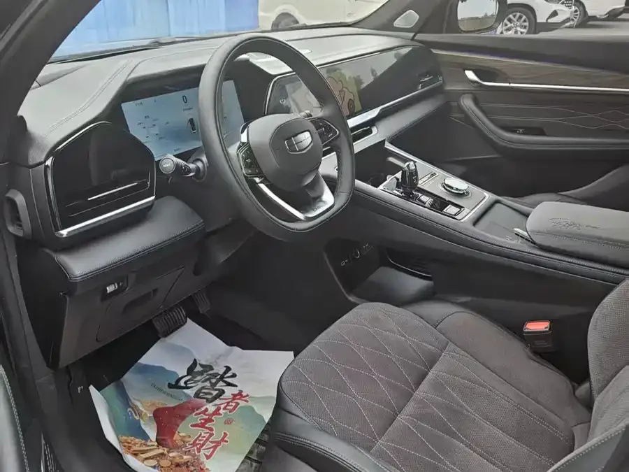 Geely Monjaro Xingyue L 2025 Dongfangyao 2.0TD Automatic Star-gazing Edition 2025 — миниатюра 4