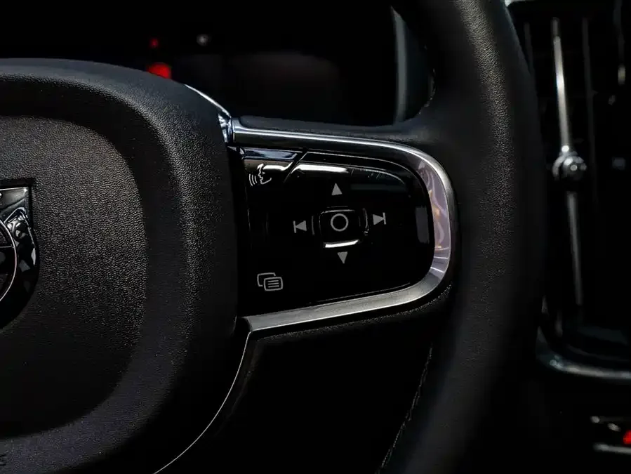 Volvo S90 2024 B5 Luxury Edition 2025 — миниатюра 3