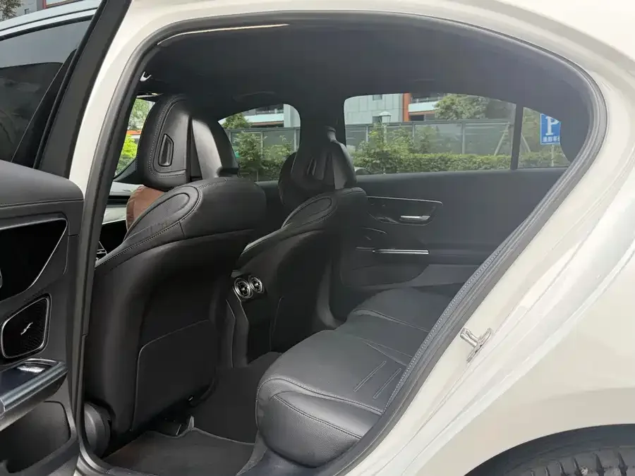 Mercedes-Benz Class C Mercedes-Benz C-Class 2023 C 260 L Sports Edition 2022 — миниатюра 3