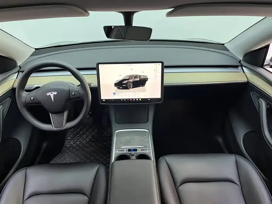 Tesla Model Y Model Y 2022 facelift rear-wheel drive version 2023 — миниатюра 3