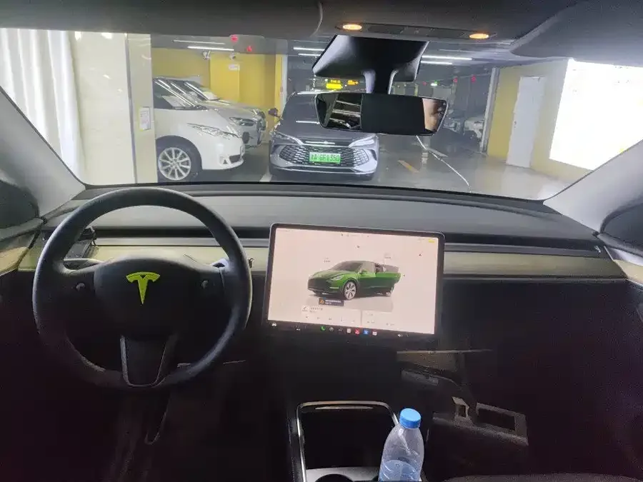 Tesla Model Y Model Y 2022 facelift long-range all-wheel drive version 2023 — миниатюра 4