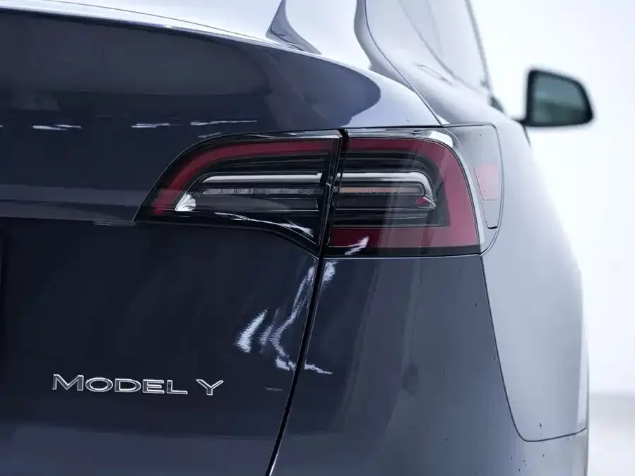 Tesla Model Y Model Y 2023 rear-wheel drive version 2024 — миниатюра 5