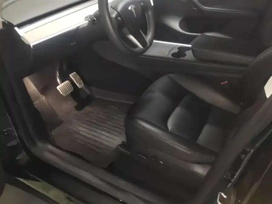 Tesla Model Y Model Y 2023 rear-wheel drive version 2023 — миниатюра 3