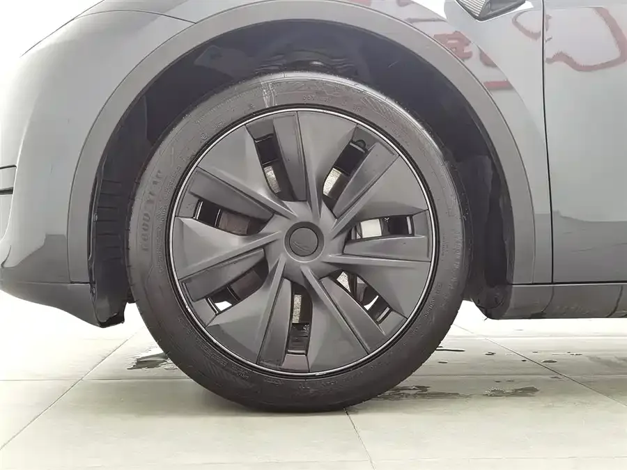 Tesla Model Y Model Y 2024 rear-wheel drive version 2024 — миниатюра 5