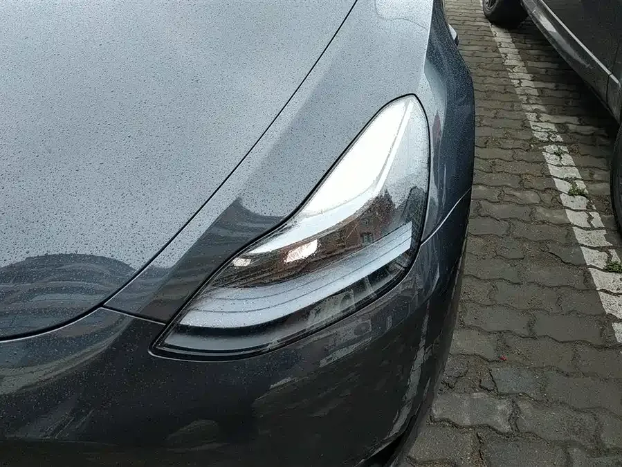 Tesla Model Y Model Y 2024 rear-wheel drive version 2024 — миниатюра 5