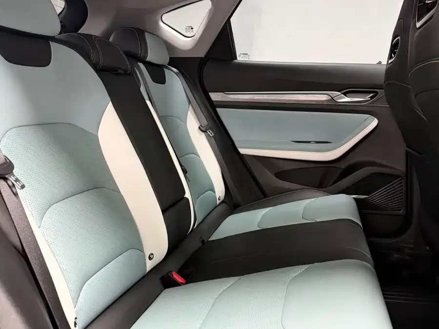 Geely Emgrand S Emgrand S 2022 1.4T CVT Crossover Player Edition 2022 — миниатюра 4