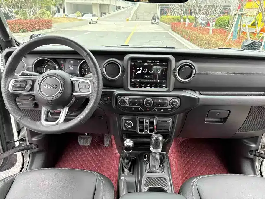 Jeep Gladiator Gladiator 2022 3.6L advance version 2023 — миниатюра 2