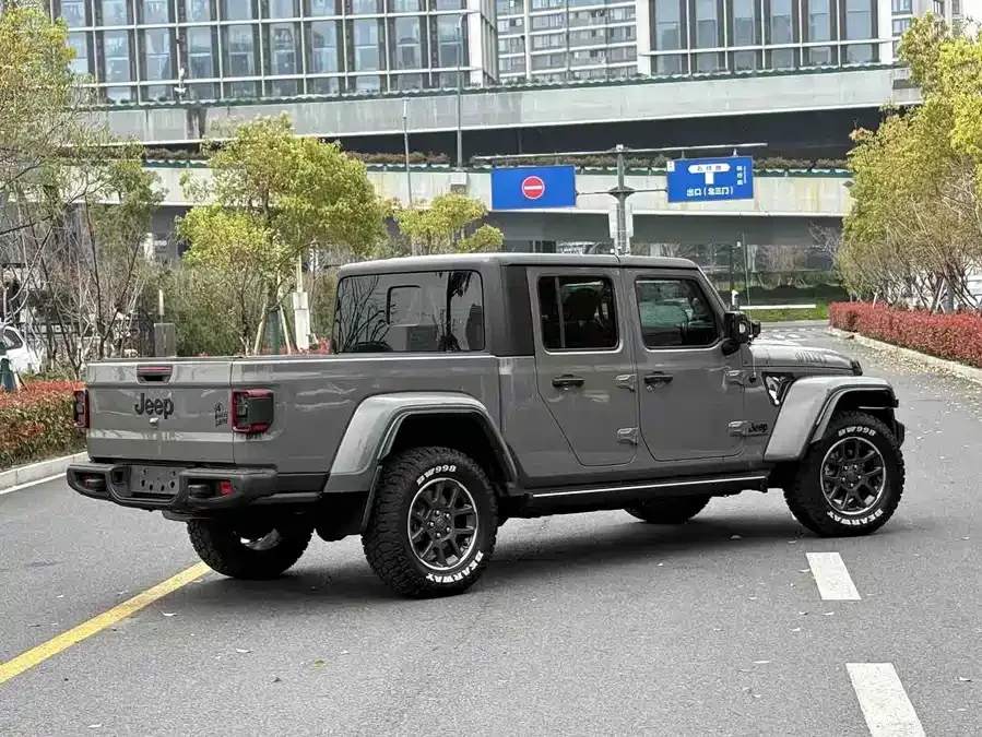 Jeep Gladiator Gladiator 2022 3.6L advance version 2023 — миниатюра 5