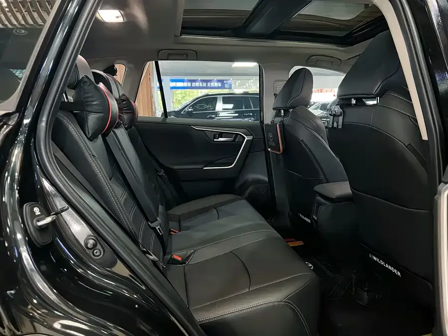 Toyota Wildlander Wildlander 2023 2.0L CVT 2WD Luxury PLUS Edition 2023 — миниатюра 3