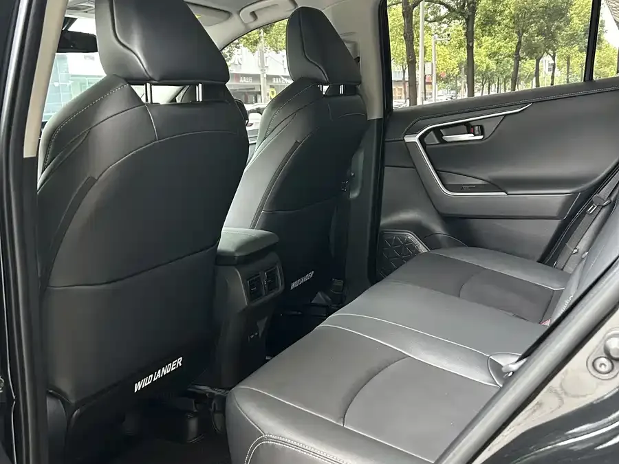 Toyota Wildlander Wildlander 2023 2.0L CVT 2WD Luxury PLUS Edition 2023 — миниатюра 3