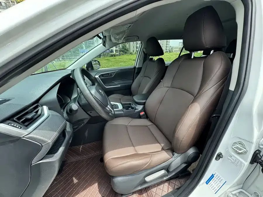 Toyota Wildlander Wildlander 2024 2.0L CVT 2WD Leading Edition 2025 — миниатюра 2
