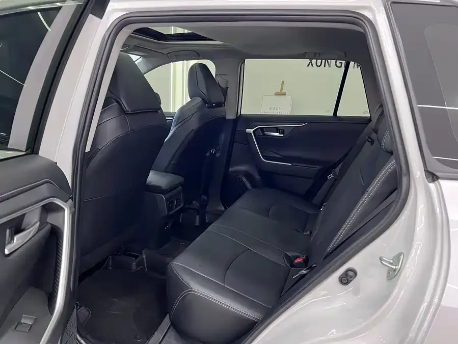 Toyota Wildlander Wildlander 2023 2.0L CVT 2WD Urban Edition 2023 — миниатюра 3