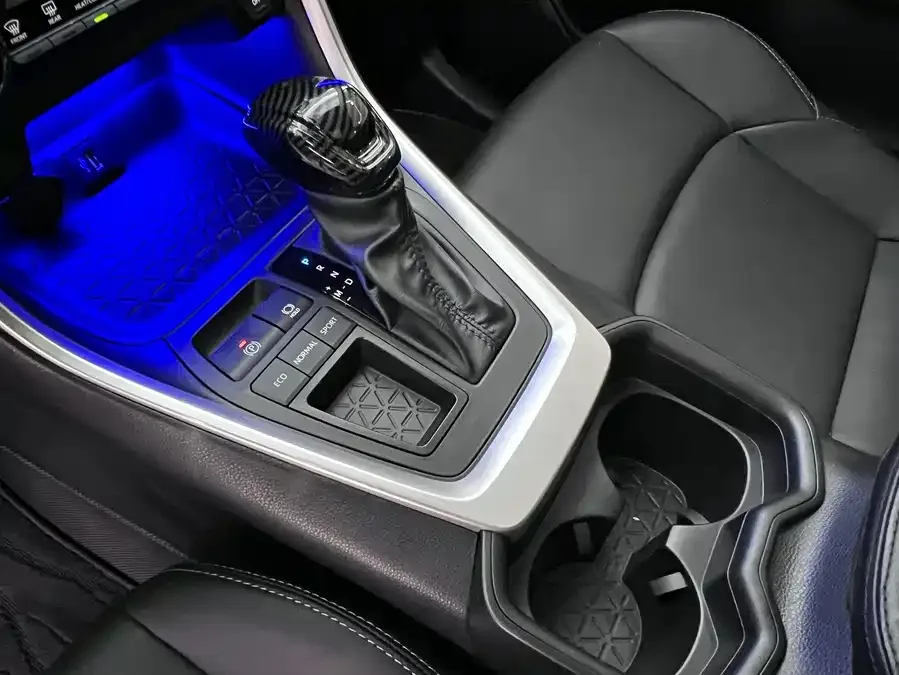 Toyota Wildlander Wildlander 2023 2.0L CVT 2WD Urban Edition 2023 — миниатюра 5