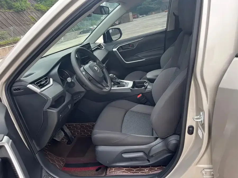 Toyota Wildlander Wildlander 2024 2.0L CVT 2WD Leading Edition 2024 — миниатюра 3
