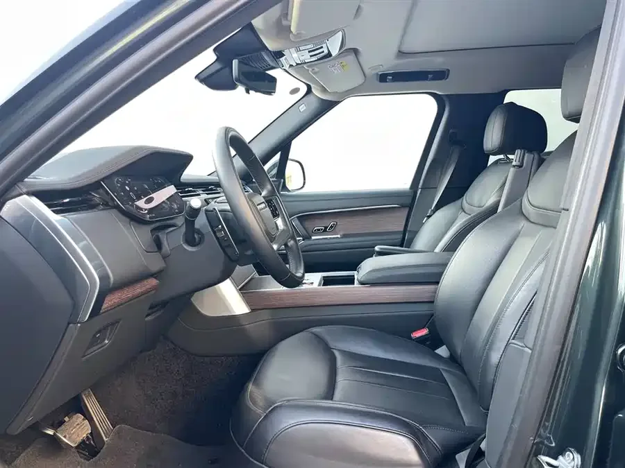 Land Rover Range Rover Range Rover 2024 3.0 L6 400PS Genesis Extended Edition 2024 — миниатюра 4