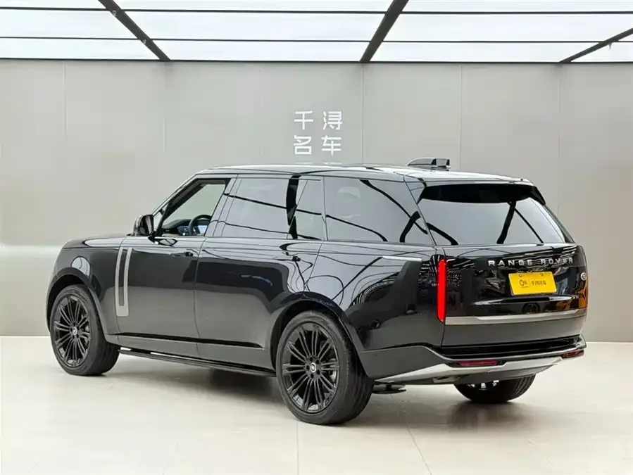 Land Rover Range Rover Range Rover 2025 3.0 L6 400PS Grand Edition 2025 — миниатюра 4