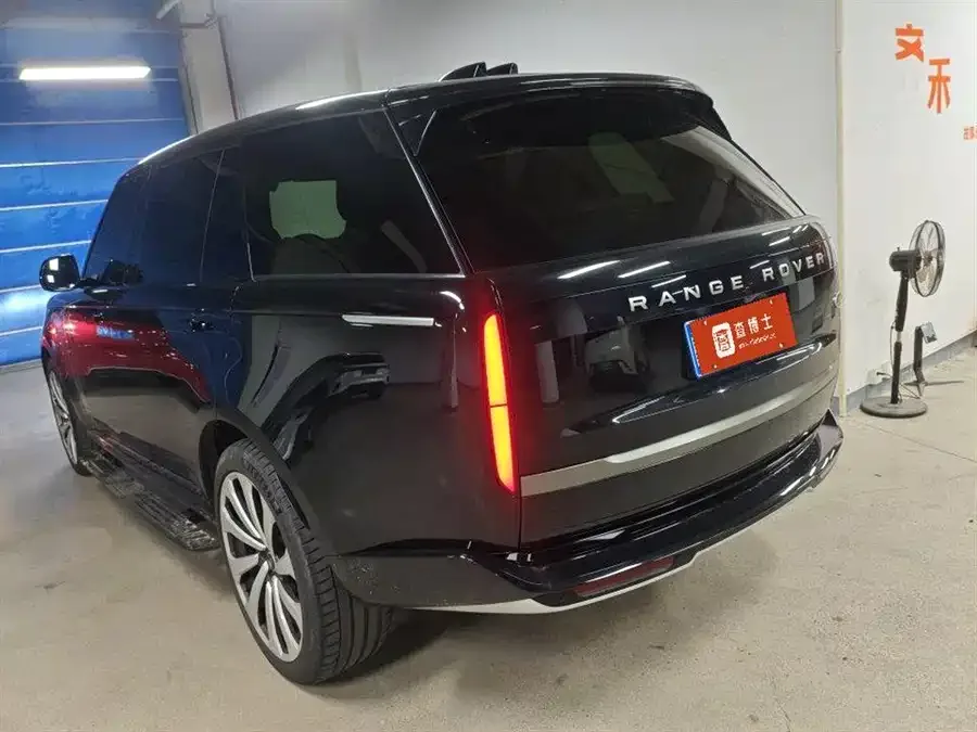 Land Rover Range Rover Range Rover 2025 3.0 L6 400PS Grand Edition 2025 — миниатюра 4