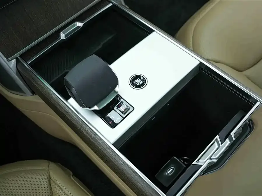 Land Rover Range Rover Range Rover 2024 3.0 L6 400PS Grand Extended Edition 7 Seaters 2025 — миниатюра 3