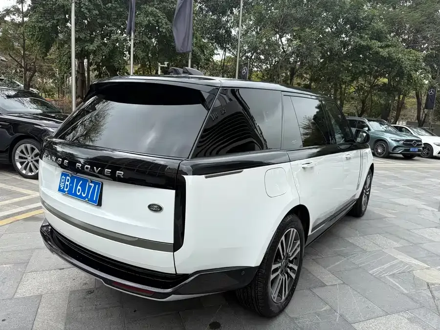 Land Rover Range Rover Range Rover 2023 facelift 3.0 L6 400PS Extended Edition 2024 — миниатюра 5