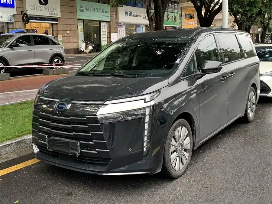 GAC Trumpchi E8 PHEV 2025