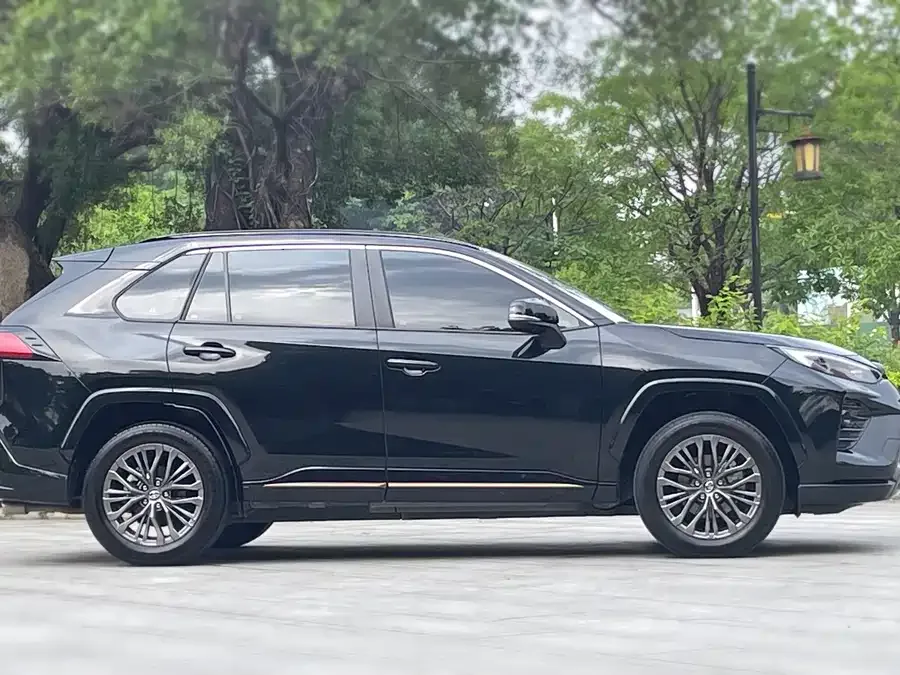 Toyota Wildlander Wildlander 2024 2.0L CVT 2WD Luxury PLUS Edition 2024 — миниатюра 3