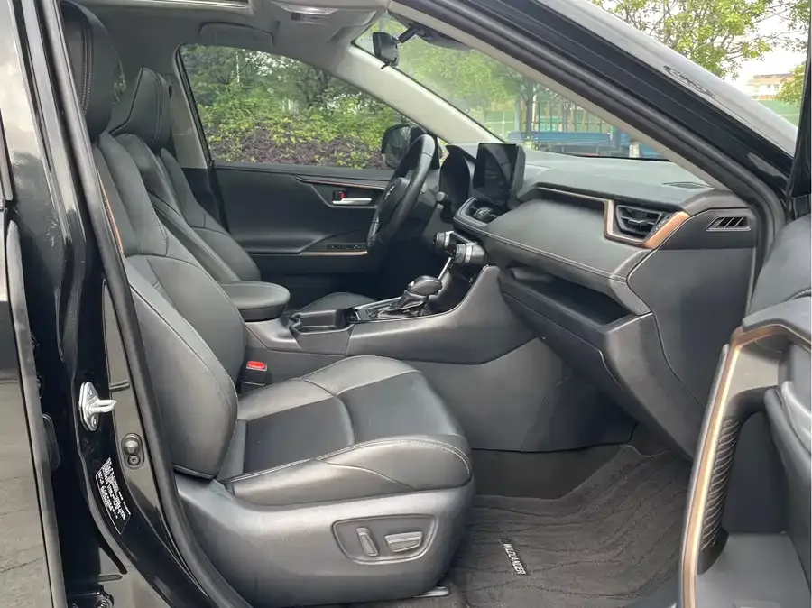 Toyota Wildlander Wildlander 2024 2.0L CVT 2WD Luxury PLUS Edition 2024 — миниатюра 5