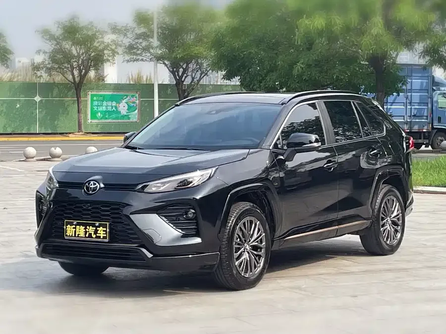 Toyota Wildlander Wildlander 2024 2.0L CVT 2WD Luxury PLUS Edition 2024 — фото 1, купить с доставкой в Москву