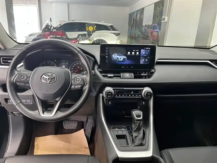 Toyota Wildlander Wildlander 2023 2.0L CVT 2WD Leading Edition 2023 — миниатюра 2