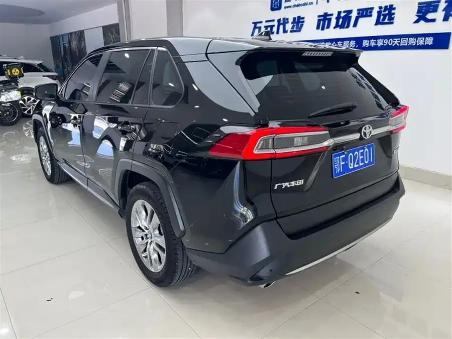 Toyota Wildlander Wildlander 2023 2.0L CVT 2WD Leading Edition 2023 — миниатюра 3