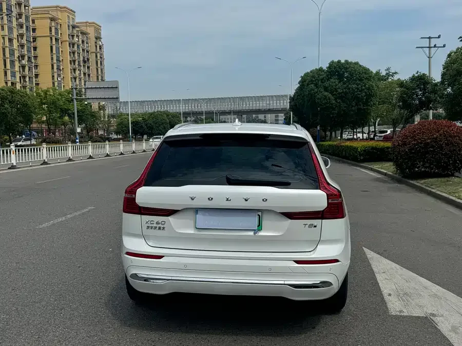 Volvo XC60 2025 B5 4WD Zhiyuan Luxury Edition 2025 — миниатюра 2