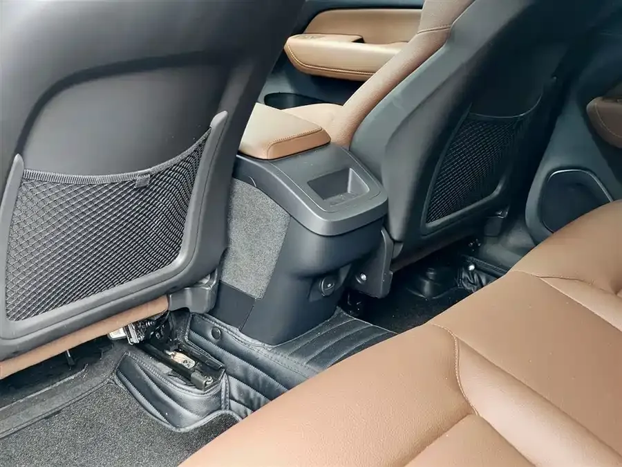 Volvo XC60 2024 B5 4WD Zhiyi Luxury Edition 2024 — миниатюра 5