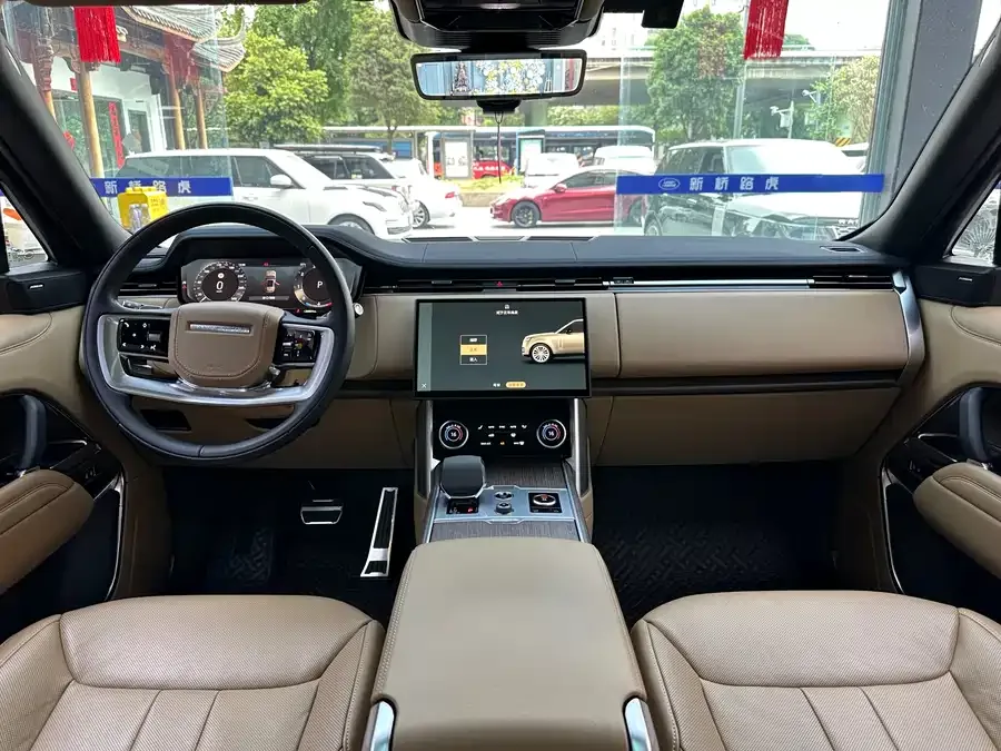 Land Rover Range Rover Range Rover 2023 3.0 L6 400PS Seven-seat Extended Edition 2023 — миниатюра 2