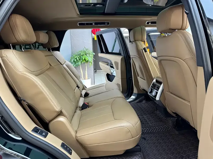 Land Rover Range Rover Range Rover 2023 3.0 L6 400PS Seven-seat Extended Edition 2023 — миниатюра 4