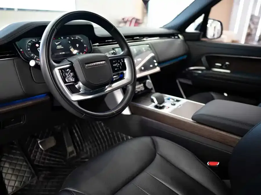Land Rover Range Rover Range Rover 2023 3.0 L6 400PS Genesis Extended Edition 2023 — миниатюра 3