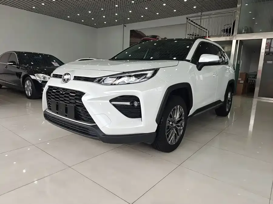 Toyota Wildlander Wildlander 2023 2.0L CVT 4WD Luxury PLUS Edition 2023 — фото 1, купить с доставкой в Москву