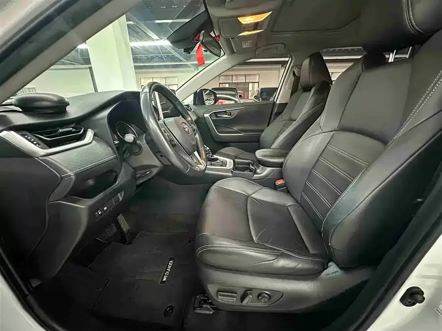 Toyota Wildlander Wildlander 2022 2.0L CVT 2WD Luxury Edition 2022 — миниатюра 2