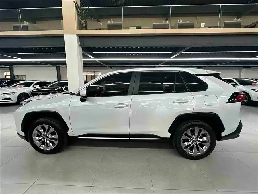 Toyota Wildlander Wildlander 2022 2.0L CVT 2WD Luxury Edition 2022 — миниатюра 3
