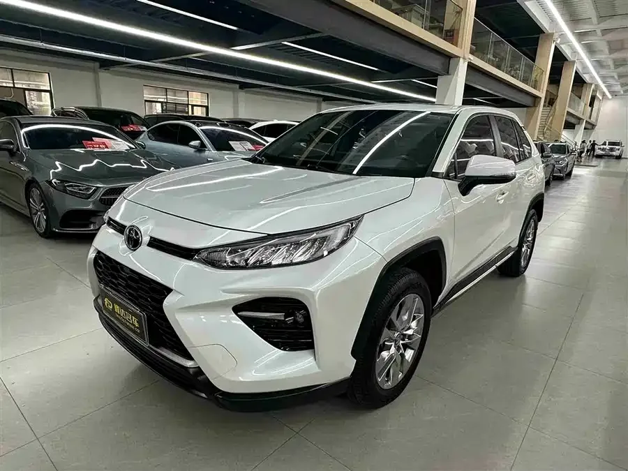 Toyota Wildlander Wildlander 2022 2.0L CVT 2WD Luxury Edition 2022 — фото 1, купить с доставкой в Москву