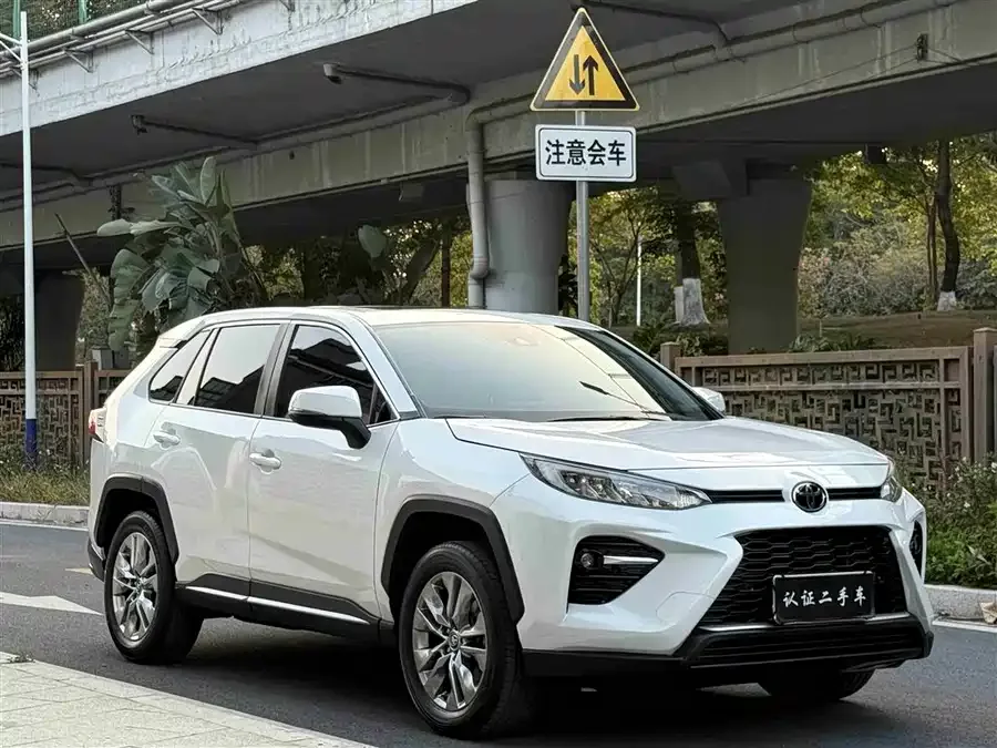 Toyota Wildlander Wildlander 2023 2.0L CVT 2WD Urban Edition 2023 — миниатюра 4